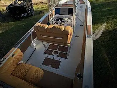 2001 Fountain 31 Center Console