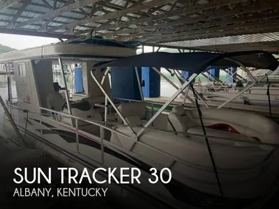 Sun Tracker PARTY HUT 30