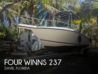 Four Winns 237 QUEST
