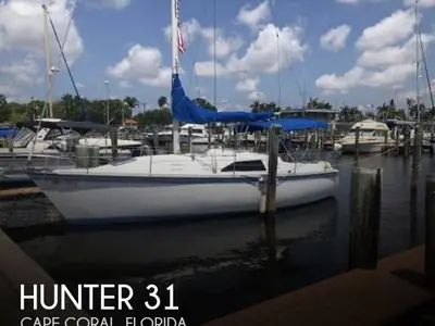 1984 Hunter 31