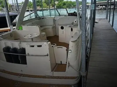 2001 Rinker 310 Fiesta Vee