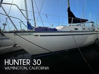 1977 Hunter 30