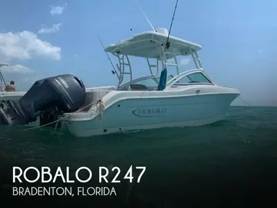 2019 Robalo R247