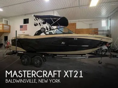 2022 MasterCraft XT21