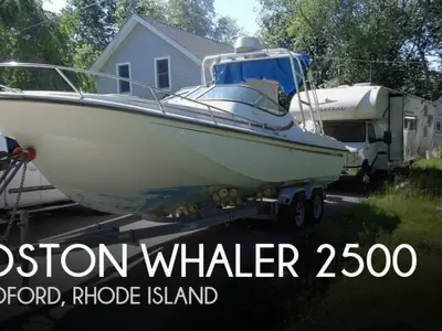 Boston Whaler 2500