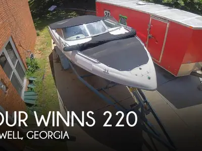 1997 Four Winns 220 HORIZON