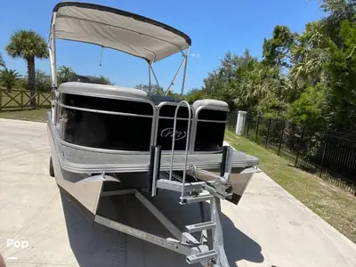 Manitou Pontoon 20 STANDARD