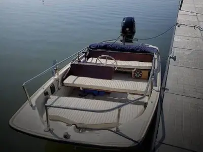 Boston Whaler 13