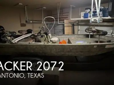 2018 Tracker GRIZZLY 2072