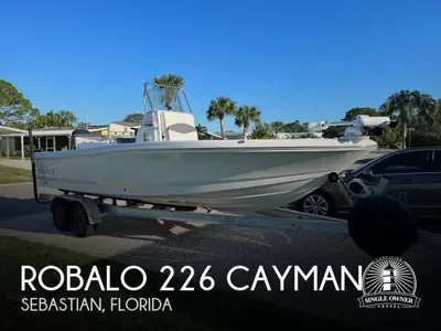 2018 Robalo 226 CAYMAN