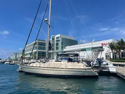 Island Packet 445