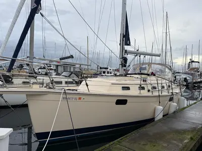 Island Packet 349