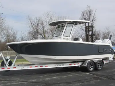 Robalo R250 Center Console