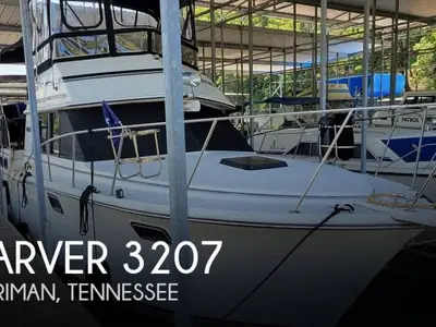 1987 Carver 3207 AFT CABIN