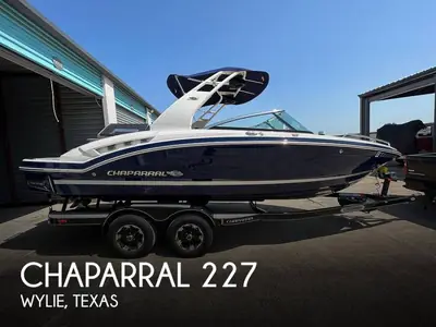 Chaparral 227 SSX SURF
