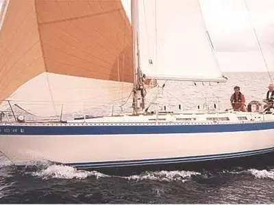 1983 Henri Wauquiez Hood 38 Wauquiez
