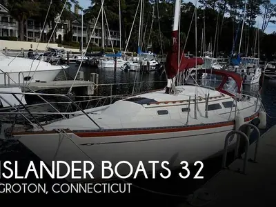 Islander 32