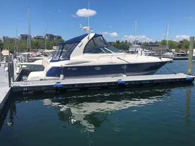 2005 Cruisers 370 Express