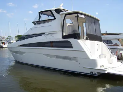 Carver 43 motor yacht