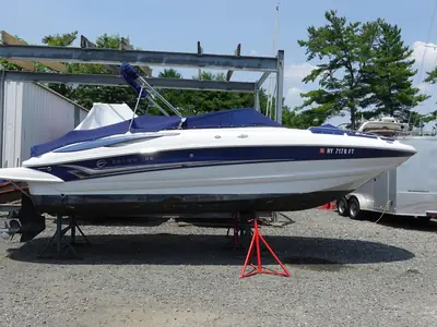 2004 Crownline 240 EX