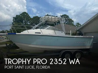 2006 Trophy 2352 WA