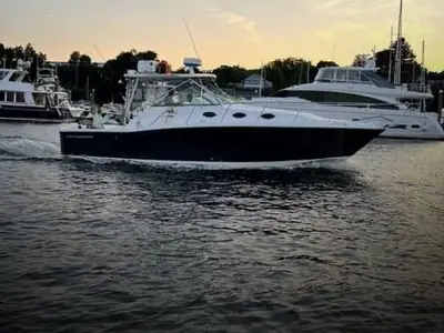 2005 Wellcraft 330 Coastal