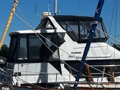 1993 Carver 350 Aft Cabin