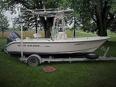 Sea Hunt TRITON 186