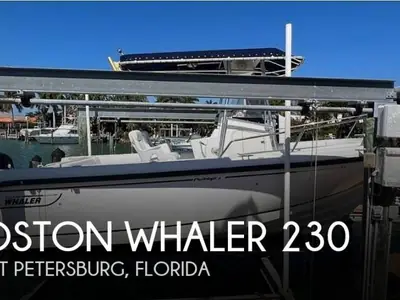 2001 Boston Whaler 230
