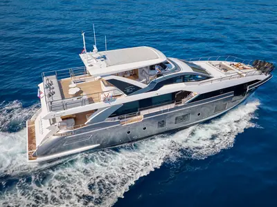 Azimut Grande 27M