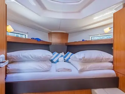 2017 Bavaria Cruiser 37 Standard