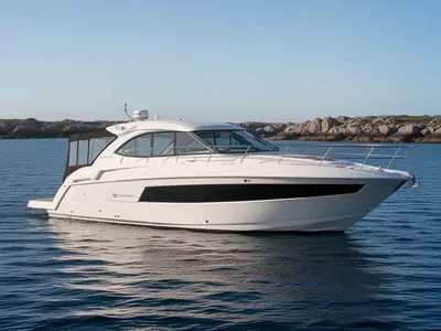 2017 Cruisers 390 EXPRESS COUPE