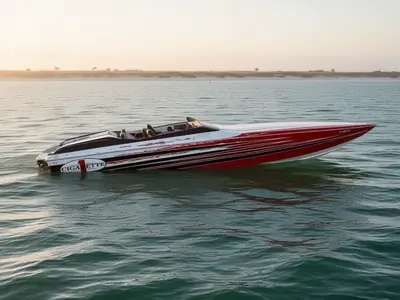 2016 Cigarette Racing 42 X