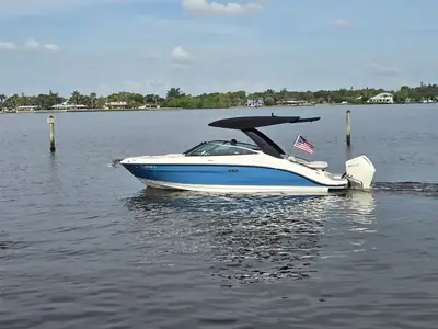 2025 Sea Ray 260 SLX