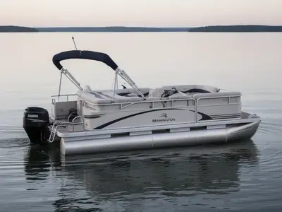 Bennington Pontoons 207L