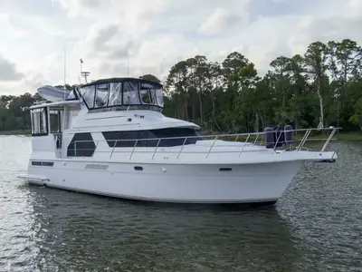 1997 Carver 445 AFT CABIN