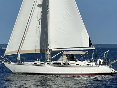 2004 Hylas 49
