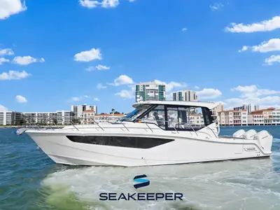 2022 Boston Whaler 405