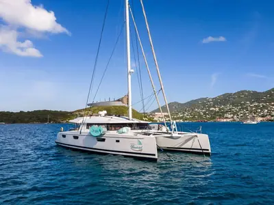 Fountaine Pajot Victoria 67
