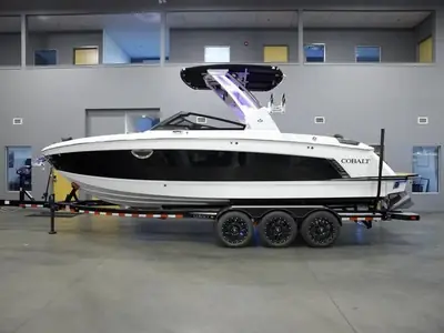 2025 Cobalt R8 SURF
