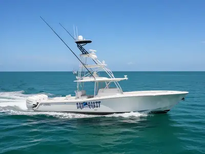 2016 Invincible 42 Open