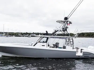 2017 Everglades 435 Center Console