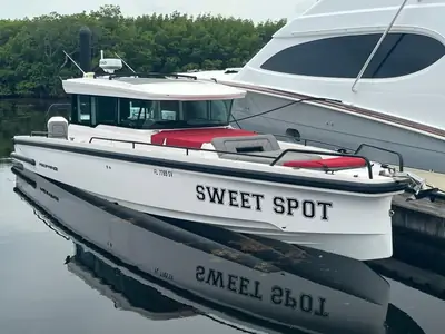 2021 Axopar 37 Cross Cabin