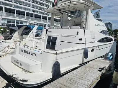 2004 Carver 444 COCKPIT MOTOR YACHT