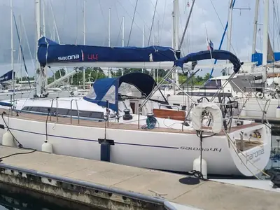 Salona 44