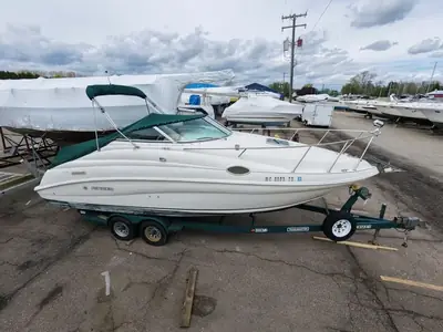 Rinker FIESTA VEE 266