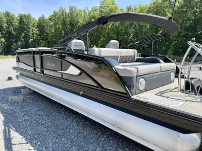 Barletta Pontoon L25UC