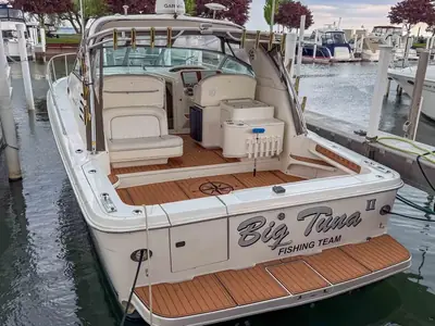 1997 Sea Ray 330 Express Cruiser