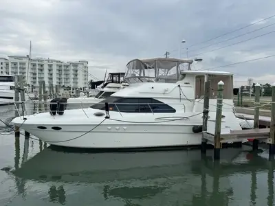 Sea Ray 380 Aft Cabin