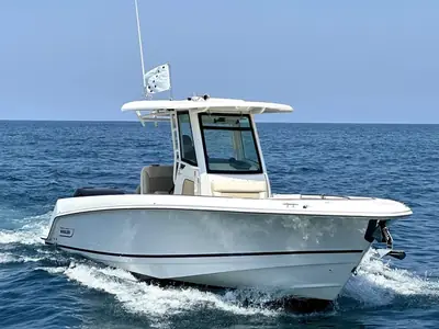 2016 Boston Whaler 270 Dauntless